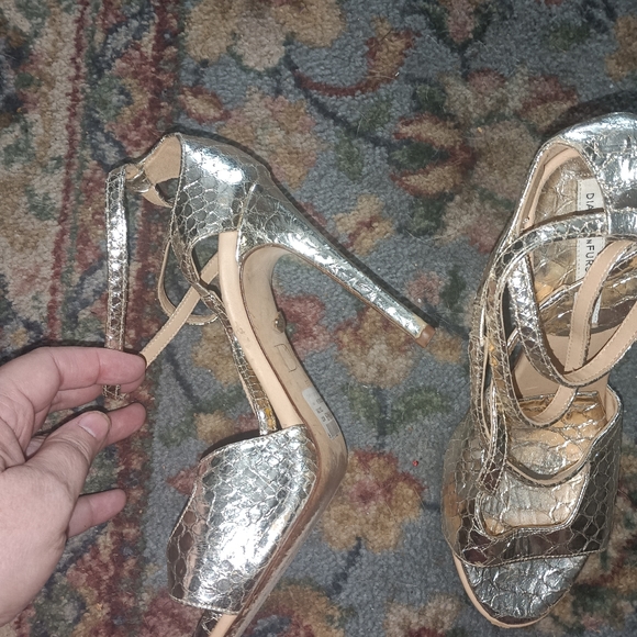 Gold strappy heels - Picture 6 of 6